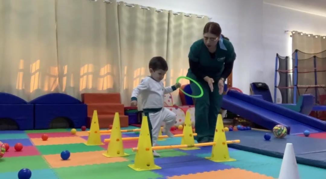 Desde APAC se ofrece atención a las personas que viven con autismo, siendo un proceso multidisciplinario y grupal