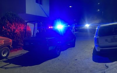 Asesinan a un hombre en el exterior de su casa.