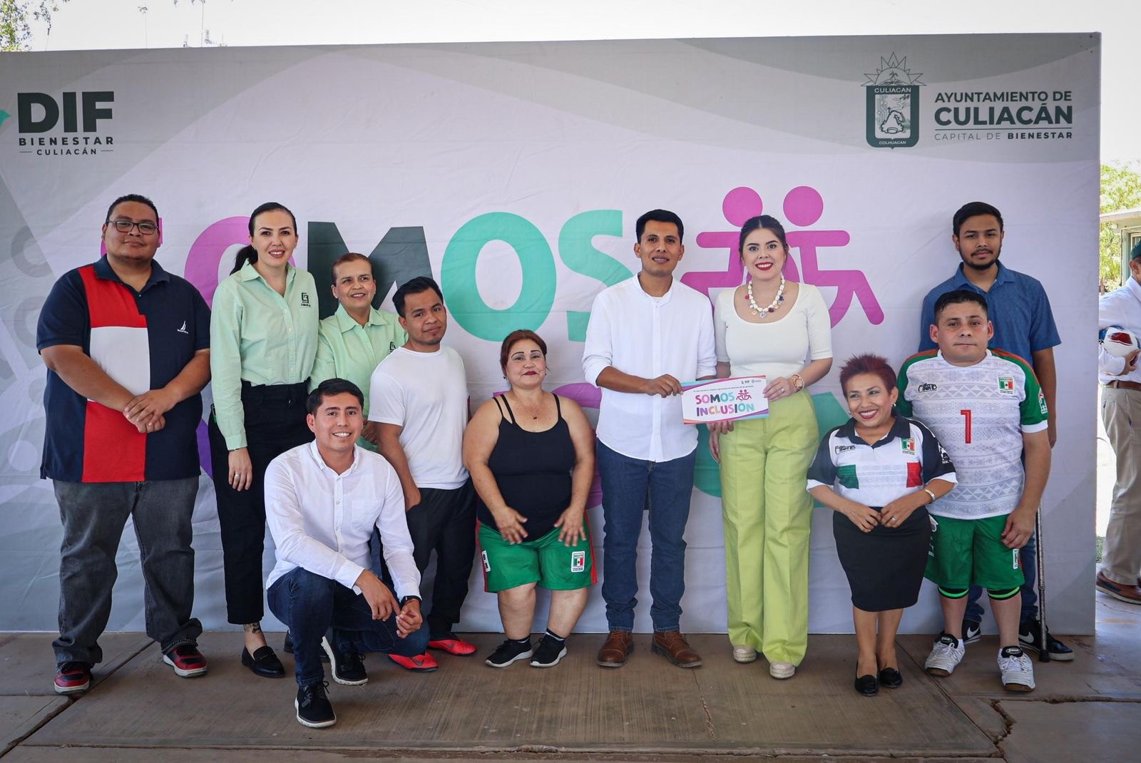 DIF Culiacán lleva mensaje de inclusión a estudiantes del Cobaes 98 en El Limón de los Ramos.
