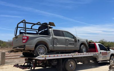 Se vuelca unidad de la Marina, durante una persecución en Mojolo