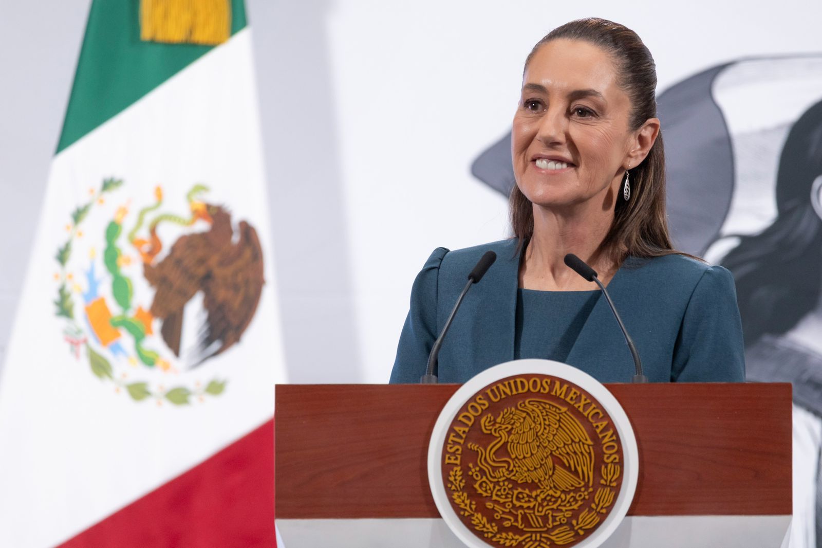 Presidenta Claudia Sheinbaum destaca inversión de cerca de 800 mil MDP en programas para el Bienestar han permitido que 9.5 millones de personas salieron de la pobreza