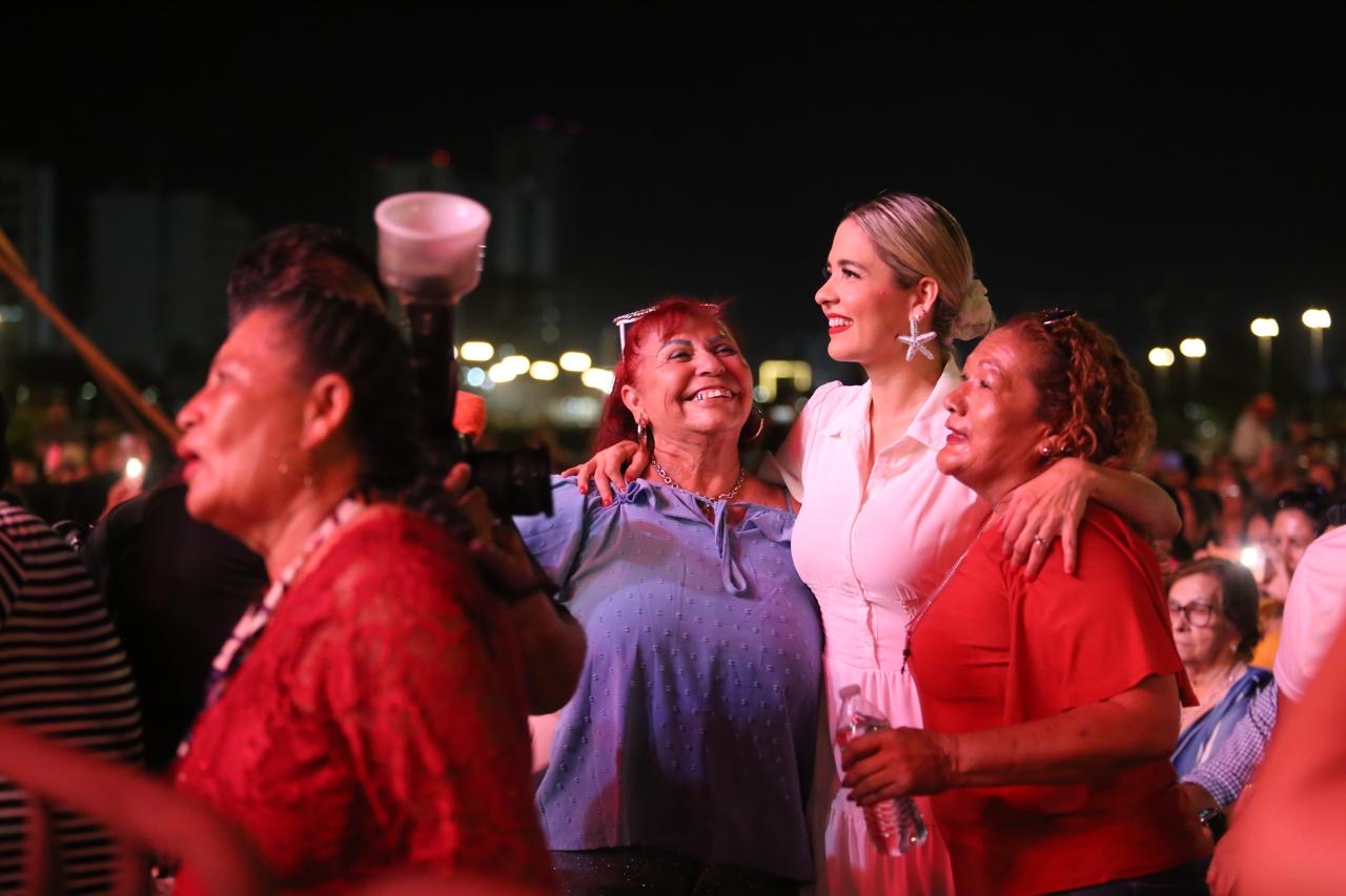 Con regalos y mucho ambiente, las ‘Reinas del hogar’ celebran en grande, en un evento organizado por el Gobierno Municipal, a través de Sistema DIF Mazatlán