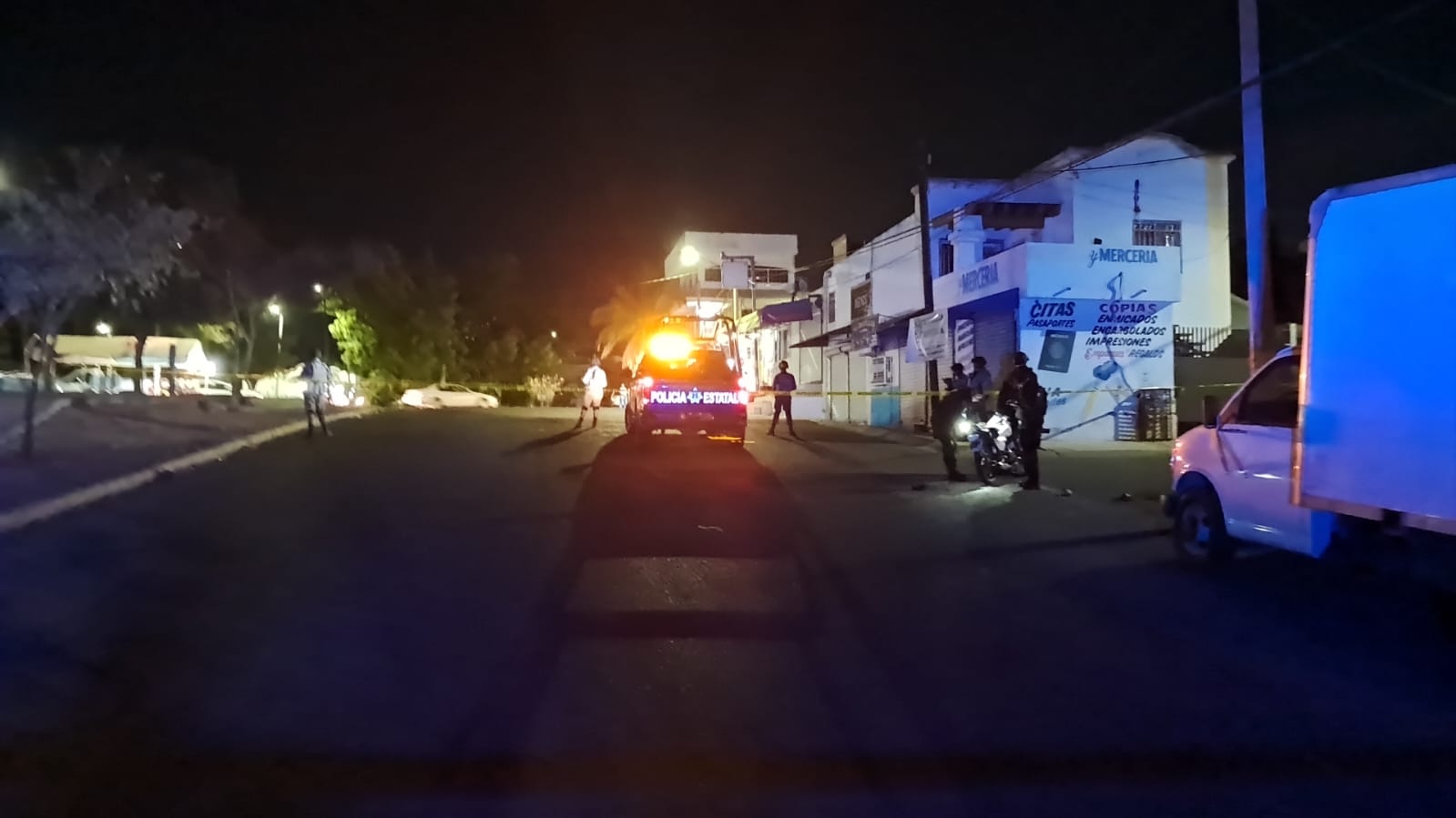 Atacan con armas de fuego a motociclista y queda herido