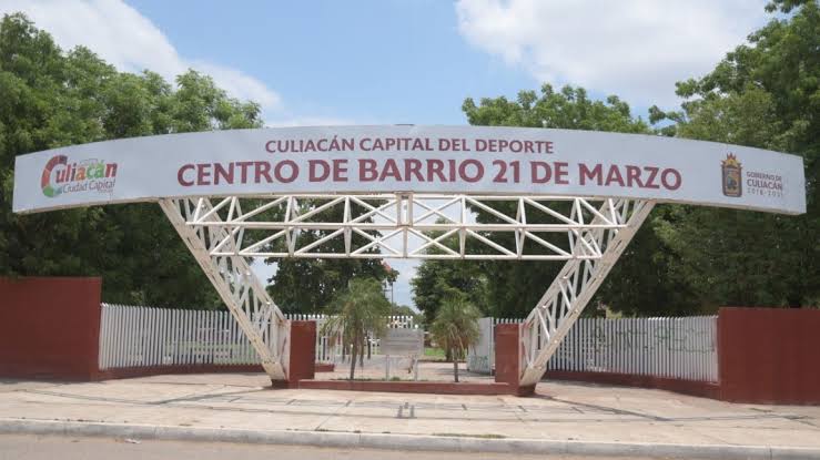 Padres de familia exigen rehabilitación del centro deportivo en la colonia 21 de Marzo