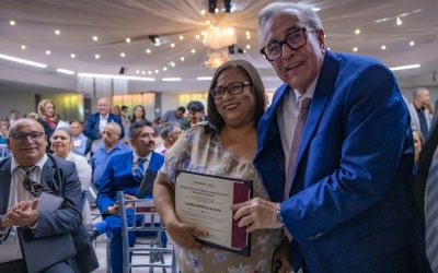 Destaca Rocha Moya que, en Sinaloa, su gobierno dignifica la labor magisterial mejorando salarios, certeza laboral y prestaciones